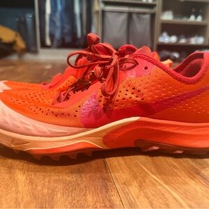 Nike Women's Orange and Red Athletic Shoes
